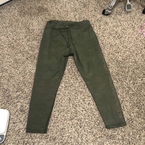 PrAna Moto Cropped Leggings Size Medium Cargo Green Mixed Floral Print - Picture 3 of 9